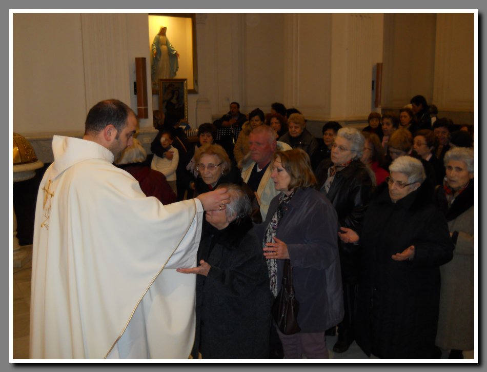 11-02-2011-madonna-lourdes (7)